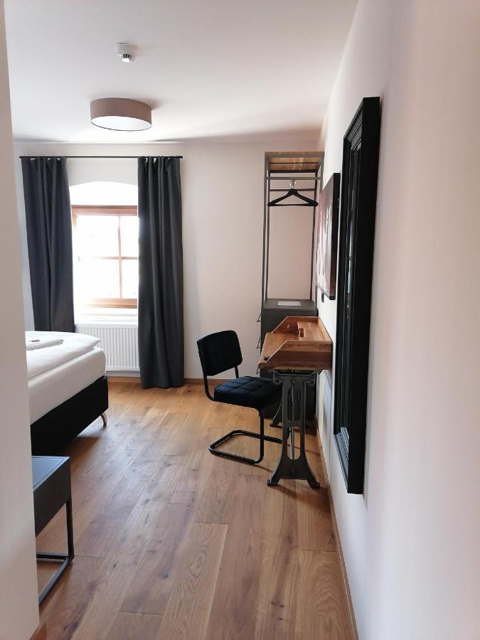Hotelgasthof Kirchenwirt Schierling Екстериор снимка