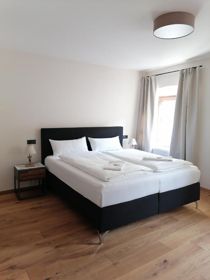 Hotelgasthof Kirchenwirt Schierling Екстериор снимка
