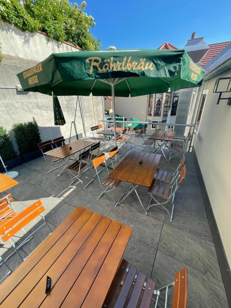 Hotelgasthof Kirchenwirt Schierling Екстериор снимка