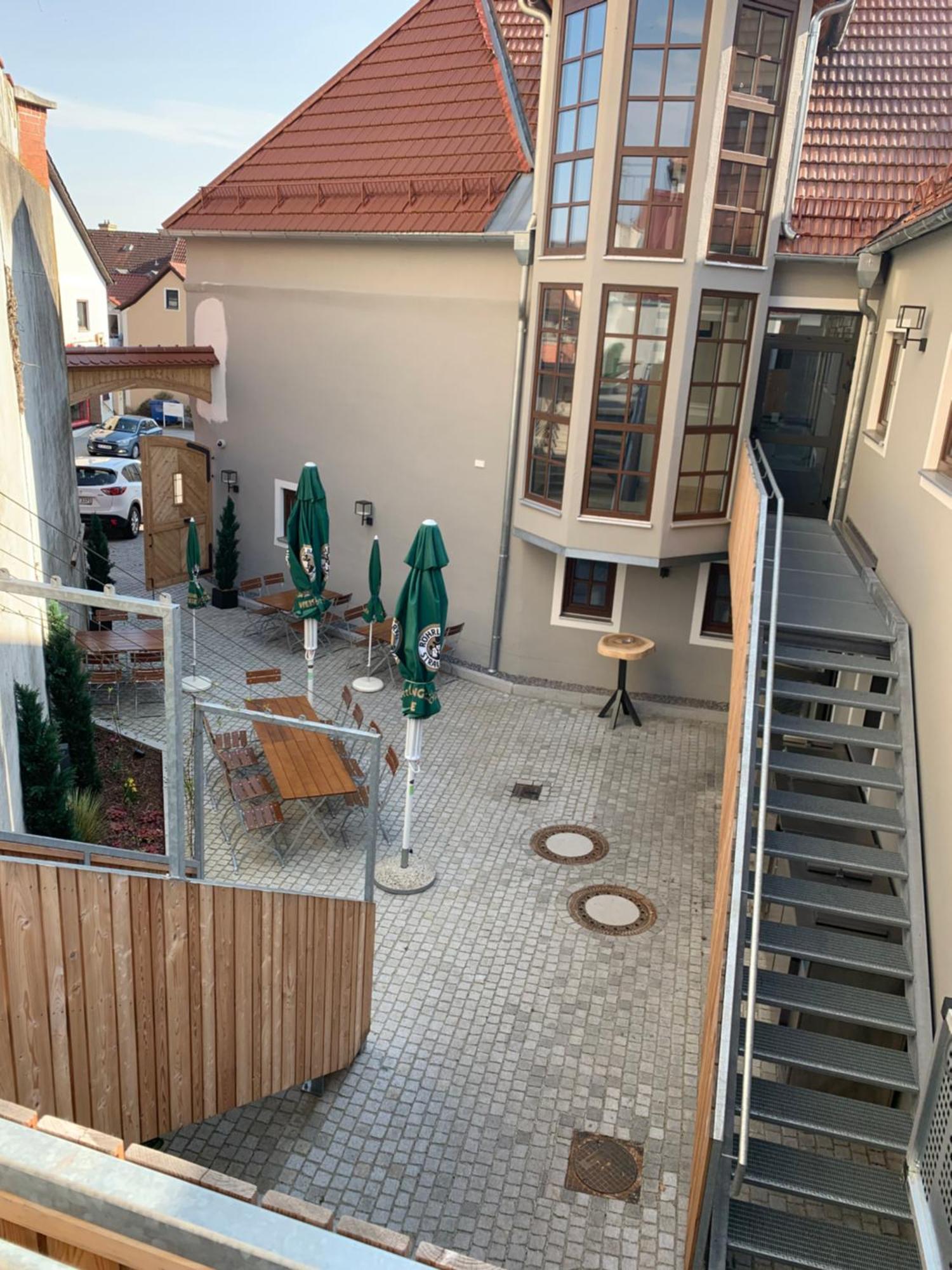 Hotelgasthof Kirchenwirt Schierling Екстериор снимка